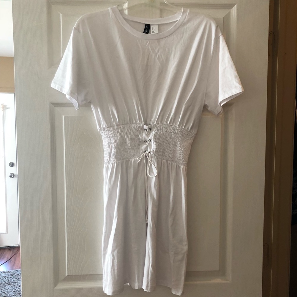 T-shirt dress with lace up cinched waist
